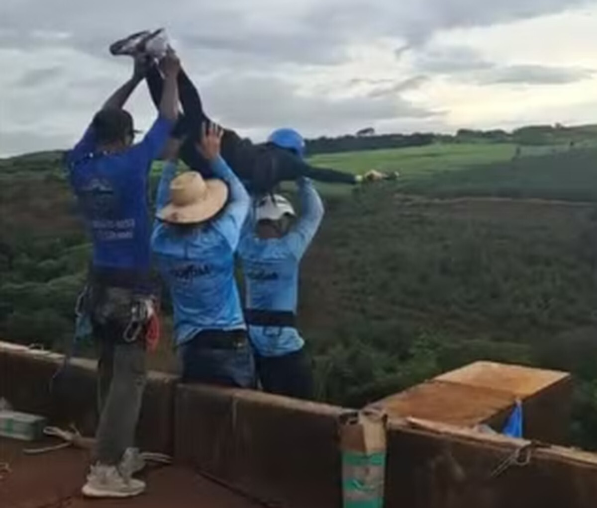 Quase tragédia já havia exposto falhas em grupo de rope jump antes da morte de jovem de 21 anos