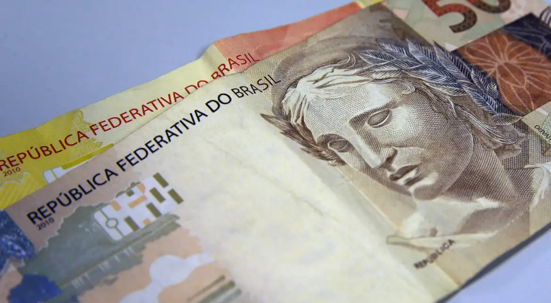 Brasileiros retiram R$ 39,3 bilhões da poupança no primeiro semestre de 2026, aponta Banco Central