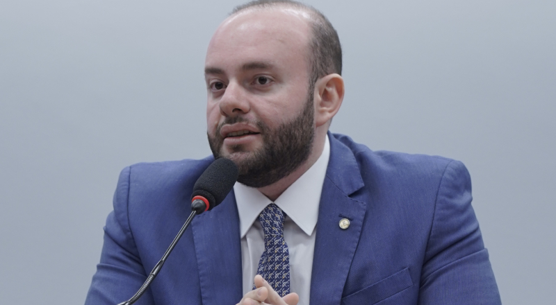 Fausto Jr. é coautor de PEC aprovada na CCJ que reduz o valor do IPVA