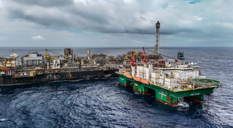 Governo mantém imposto de 12% sobre exportação de petróleo após agravamento da crise no Oriente Médio