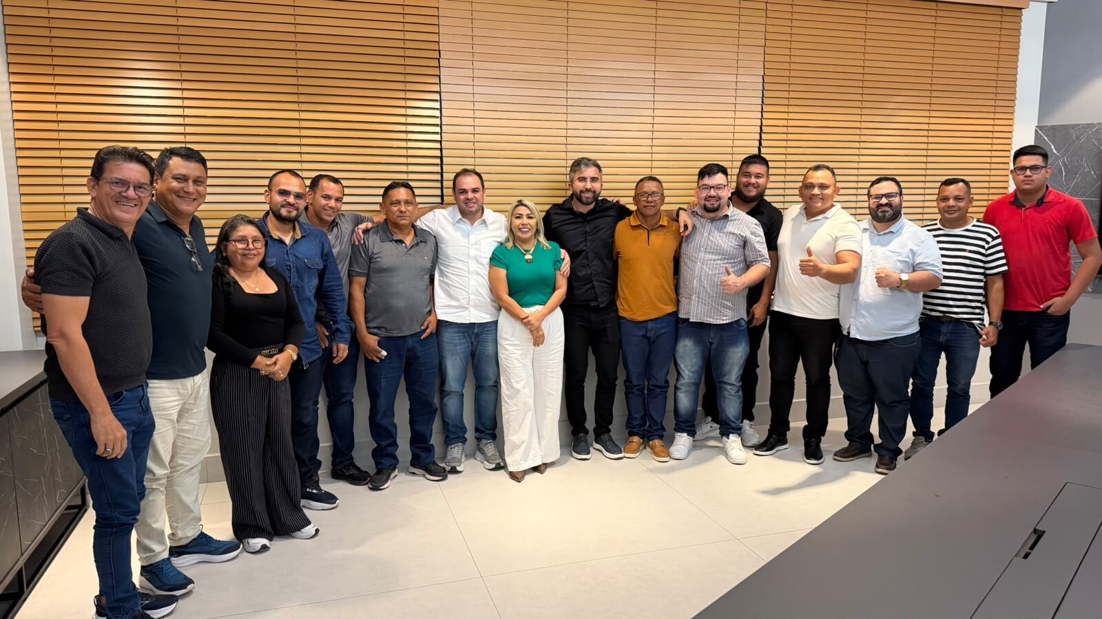 Arnoud Lucas e Roberto Cidade reúnem lideranças de Itacoatiara e ampliam base política no município
