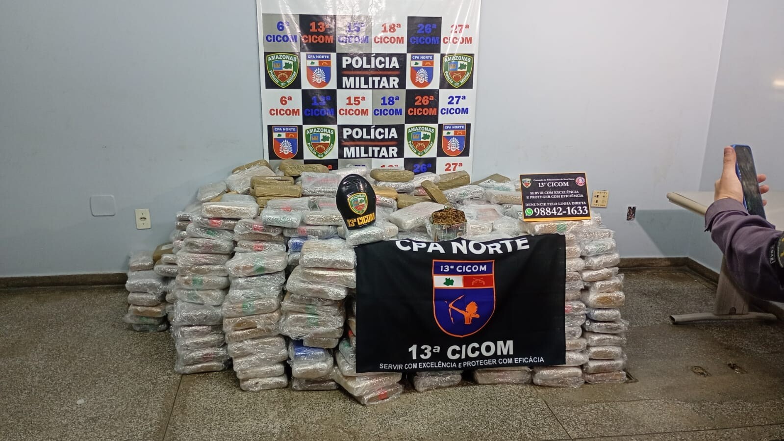 Urgente: Polícia Militar apreende mais de 800 quilos de maconh4 durante operação no bairro Cidade de Deus; veja vídeo