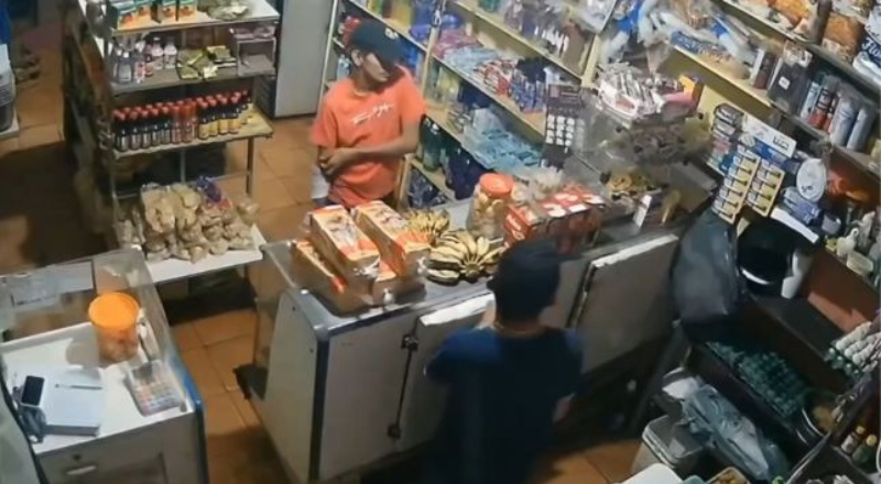 Pão com ovo: homem tenta furtar padaria e esconde mercadoria dentro da cueca, mas se dá mal; veja vídeo