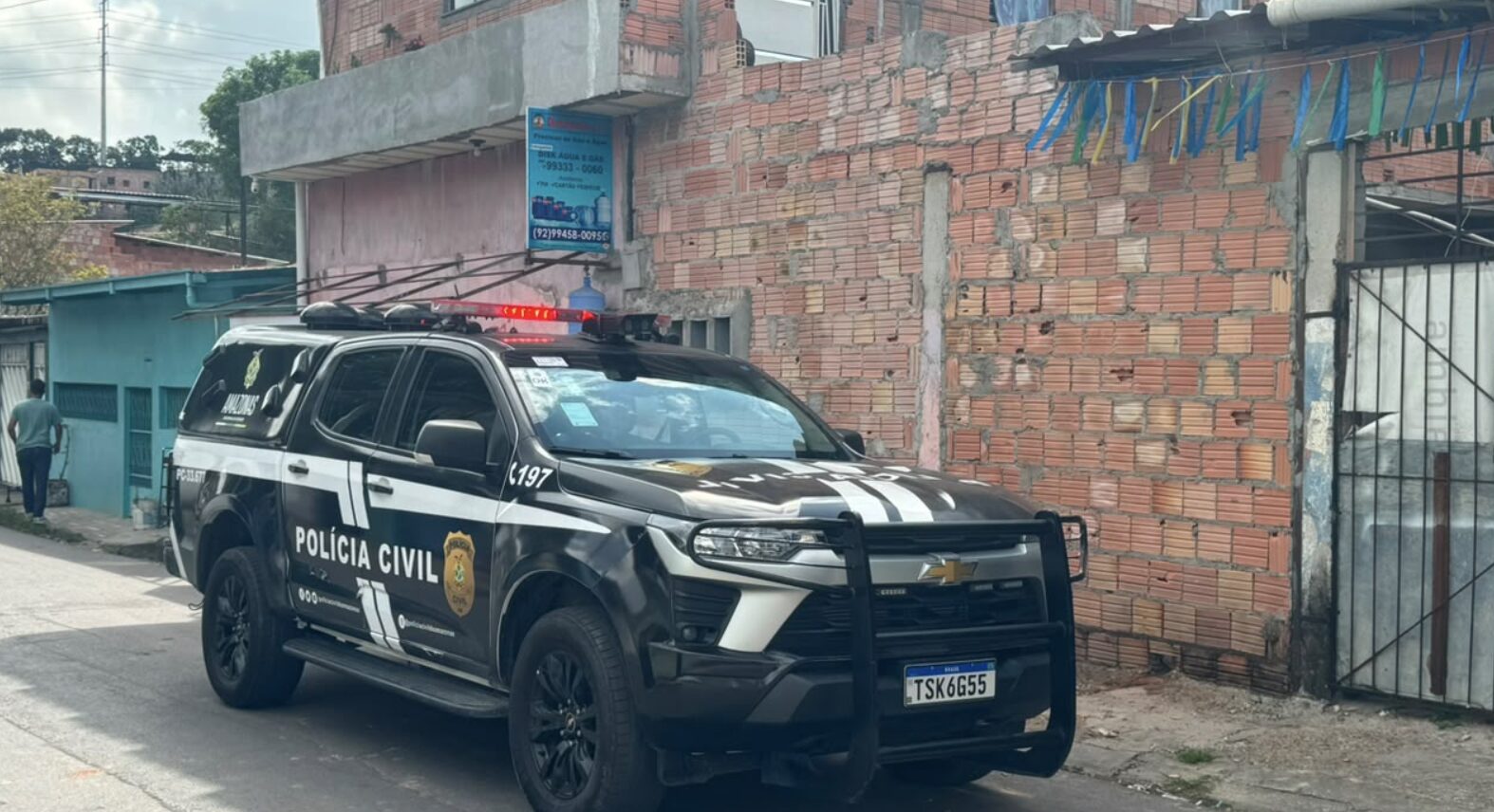 Urgente: casa de policial militar é alvo de cerca de 40 tiros no Jorge Teixeira; veja vídeo