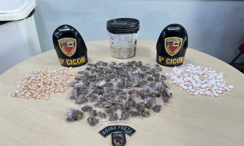 ‘Aviãozinho’ é preso com quase 400 trouxinhas de drogas na Compensa