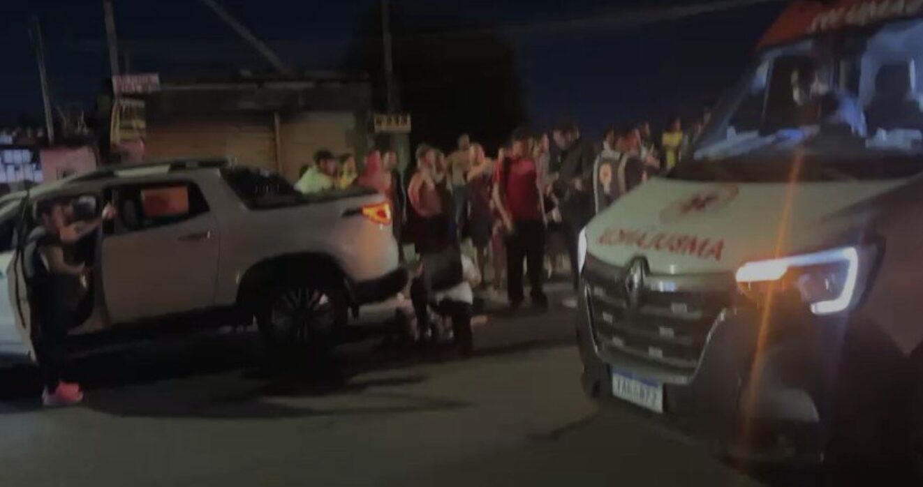 Urgente: Carro desgovernado atinge em cheio quatro pessoas e deixa feridos no bairro Educandos, em Manaus