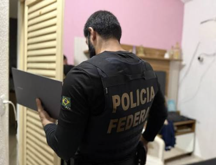 PF prende homem em flagrante por posse de imagens de abuso sexual infantil em Manaus