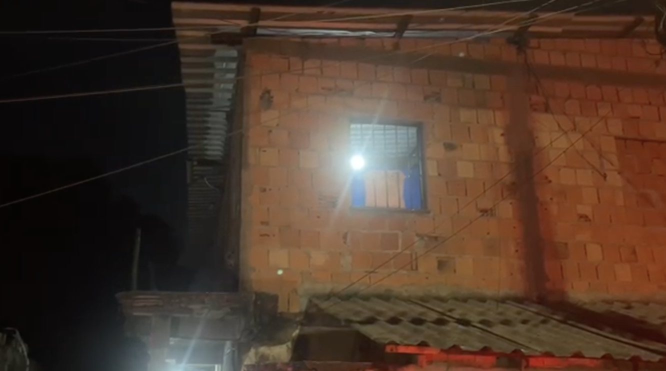 Saiba quem é o homem morto a tiros e jogado do segundo andar de uma residência em Manaus; imagens fortes