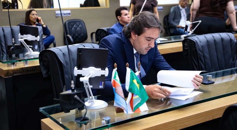 Deputado Thiago Abrahim propõe campanha estadual para prevenir acidentes infantis causados por objetos de pequeno porte