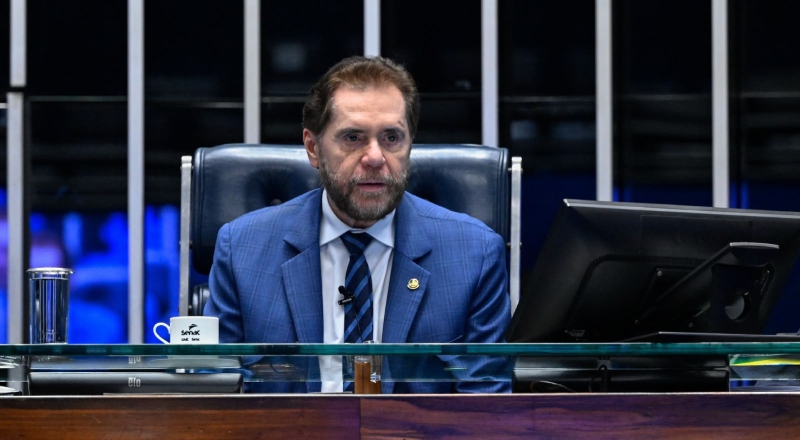 Plínio Valério supera marca de 50 iniciativas legislativas, com quatro leis sancionadas