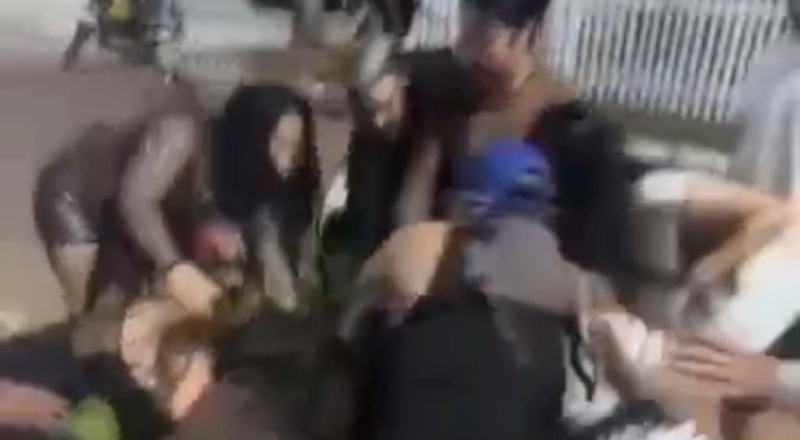 Travestis protagonizam briga durante festival folclórico no AM; veja o vídeo