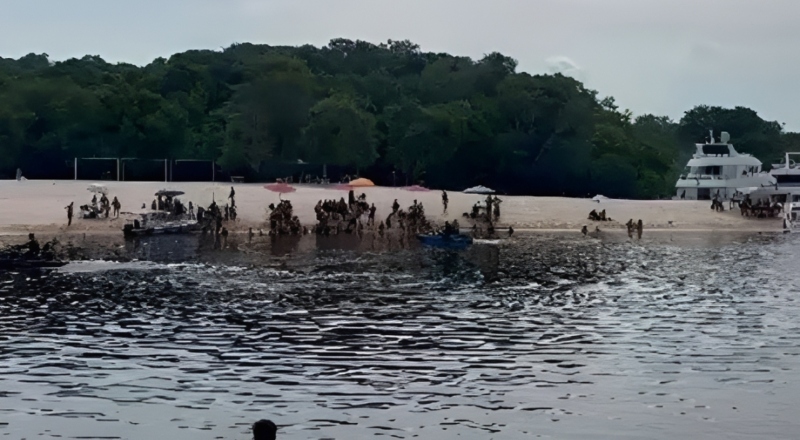 Homem morre afogado após ser atingido por jet ski na Praia do Tupé