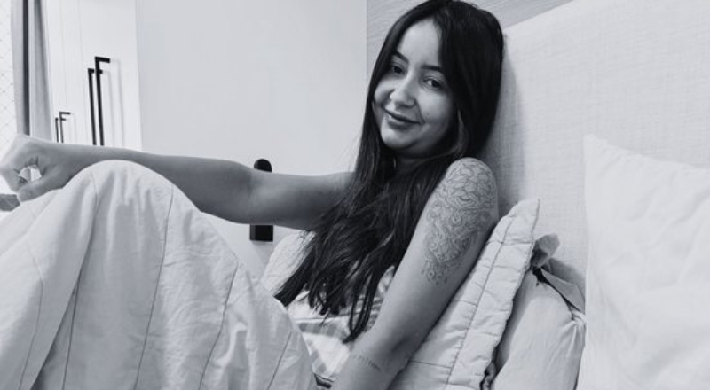 “Ela tava com muito medo”: influenciadora morre após fazer lipoaspiração e marido faz desabafo comovente