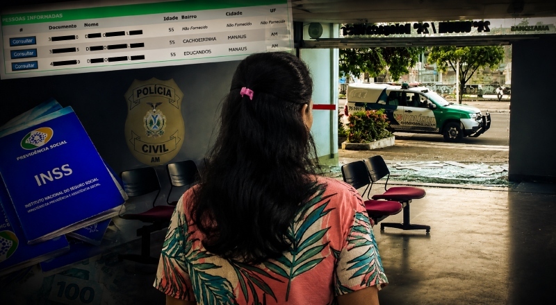 Homem vai na delegacia denunciar sogra que xingou ele e descobre que ela tem três CPFs e supostamente aplica golpe no INSS, em Manaus