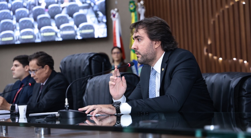 Thiago Abrahim propõe revisão da conta de água em casos de vazamentos ocultos no Amazonas