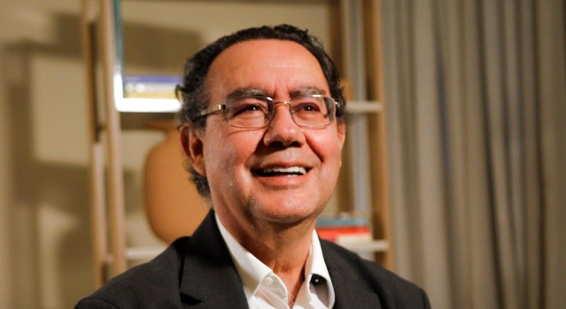 Augusto Cury ganha projeção e surge como terceira via para eleitores que não apoiam Lula nem Flávio