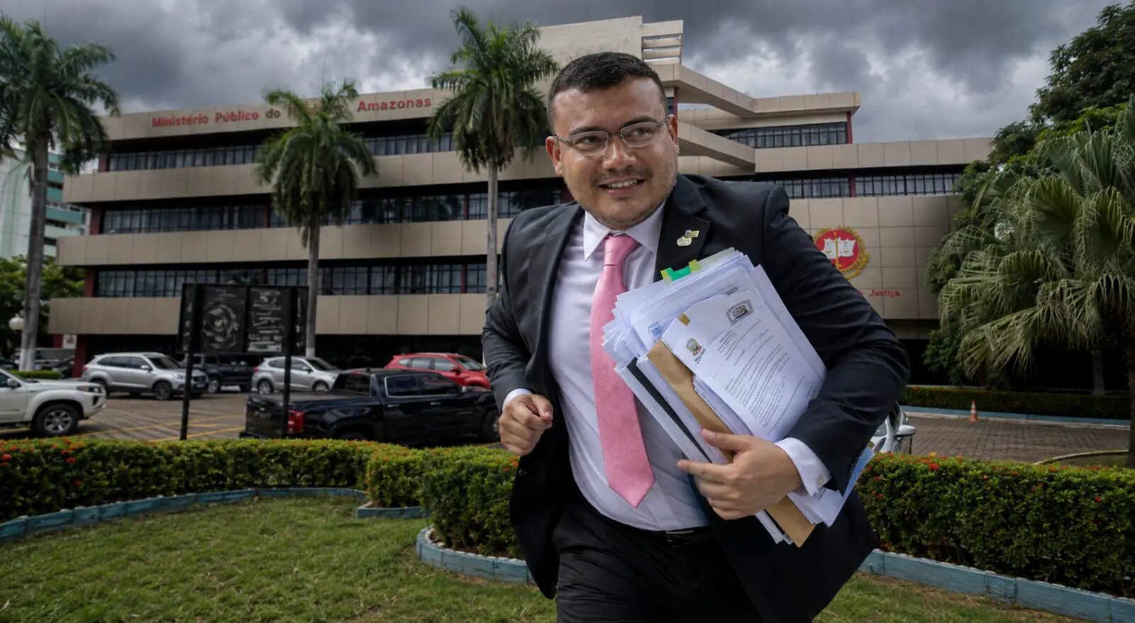 Prefeito Otávio Farias, é alvo do MPAM por supostas dificuldades no acesso a licitações milionárias em Novo Airão