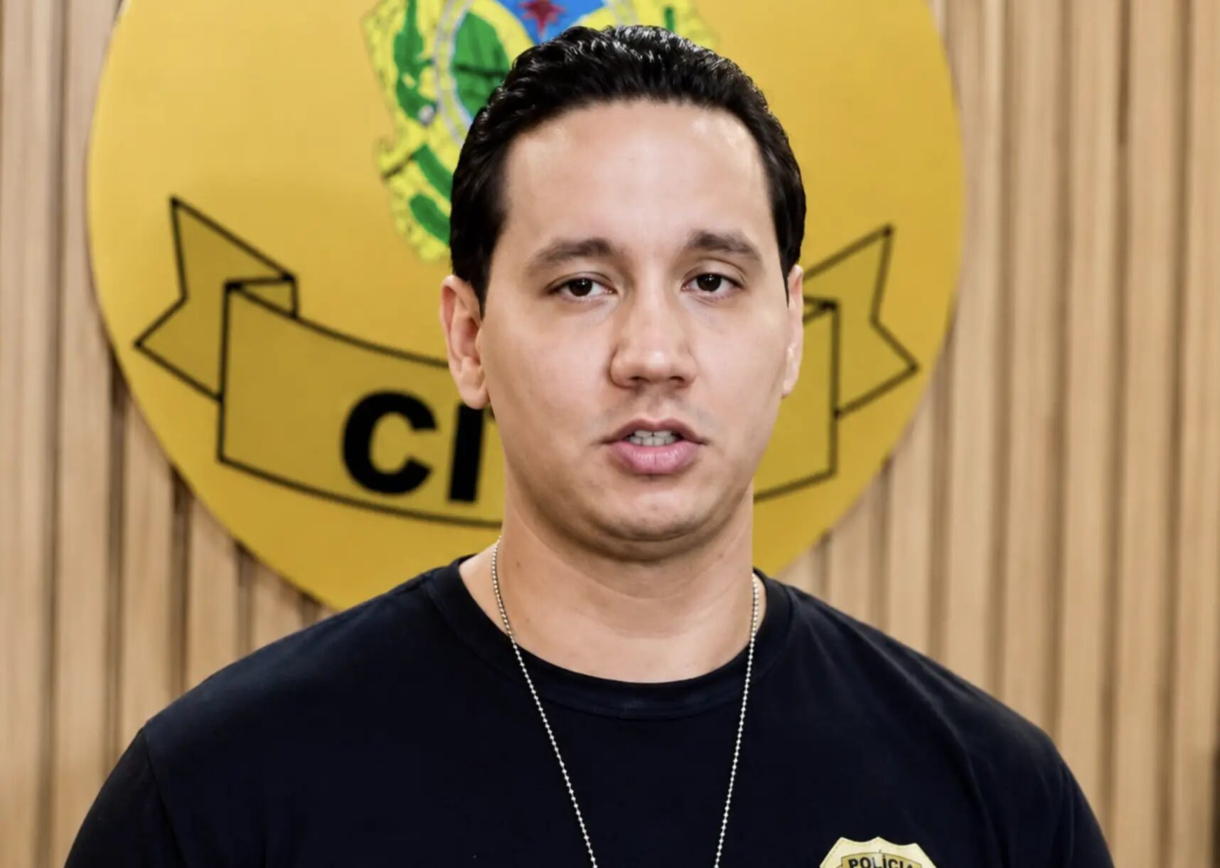 Saiba quem é John Castilho, delegado da PC-AM suspeito de integrar grupo criminoso ligado a roubos de 30 kg de ouro e R$ 23 milhões