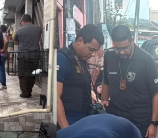 Morador aplica 'mata-leão' e 'cancela CPF de Lalau' que invadiu casa no Morro da Liberdade; veja vídeo
