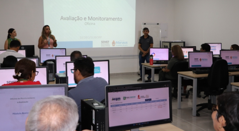 Prefeitura de Manaus promove treinamento de servidores para formulação de metas do novo Plano Municipal de Educação