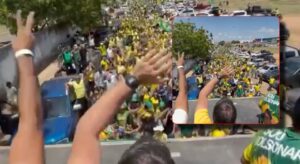 Veja agora: ‘Bloquinho do 22’ leva multidão às ruas em apoio ao ato de campanha de Flávio Bolsonaro; vídeo
