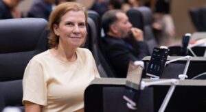 Grande conquista feminina! Lei de autoria de Yomara Lins garante acompanhante em consultas ginecológicas