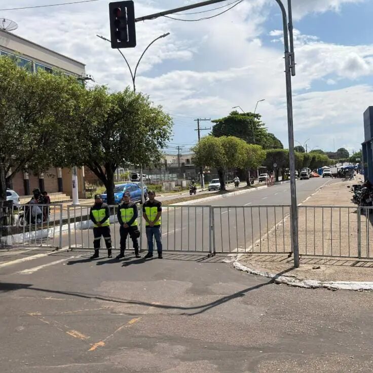 INTRANS reforça fiscalização e orienta motoristas durante festival no Parque do Ingá, em Manacapuru
