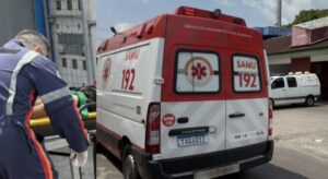 Briga de casal vira banho de s4ngue e homem pede socorro em frente a delegacia; entenda