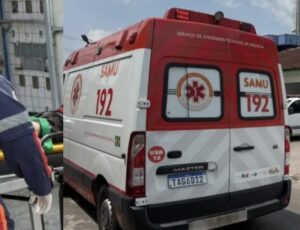 Briga de casal vira banho de s4ngue e homem pede socorro em frente a delegacia; entenda