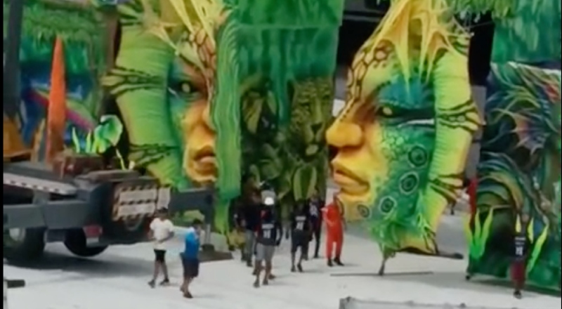 Urgente: Homem cai de guindaste enquanto montava alegoria da ciranda ‘Flor Matizada’ em Manacapuru; veja vídeo