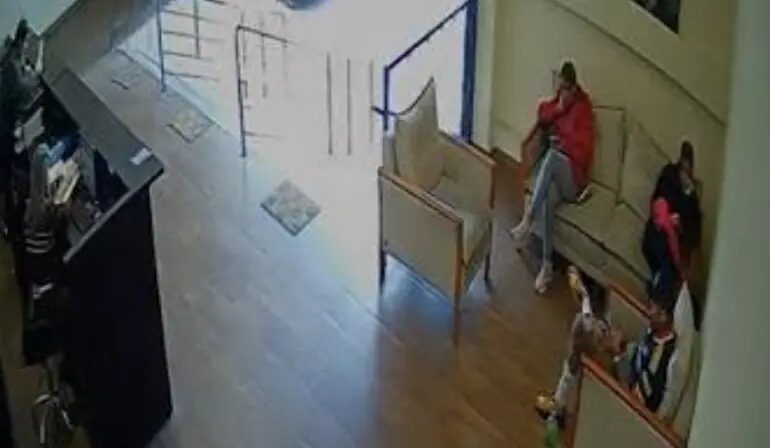 Tudo filmado: veja o momento em que homem é brutalmente assassinado a tiros dentro de academia; imagens fortes
