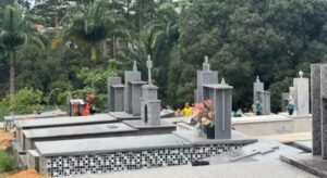 Destino cruel: Filho vai visitar o túmulo do pai e sofre acidente macabro que terminou em m0rte; entenda