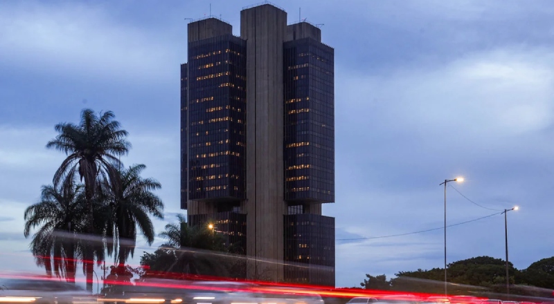 Dívida do Brasil chega a R$ 10,9 trilhões mesmo com receita maior nas contas públicas