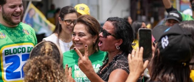 Candidata Professora Maria do Carmo percorre bairros da zona Leste de Manaus e recebe manifestações de apoio popular; veja vídeo