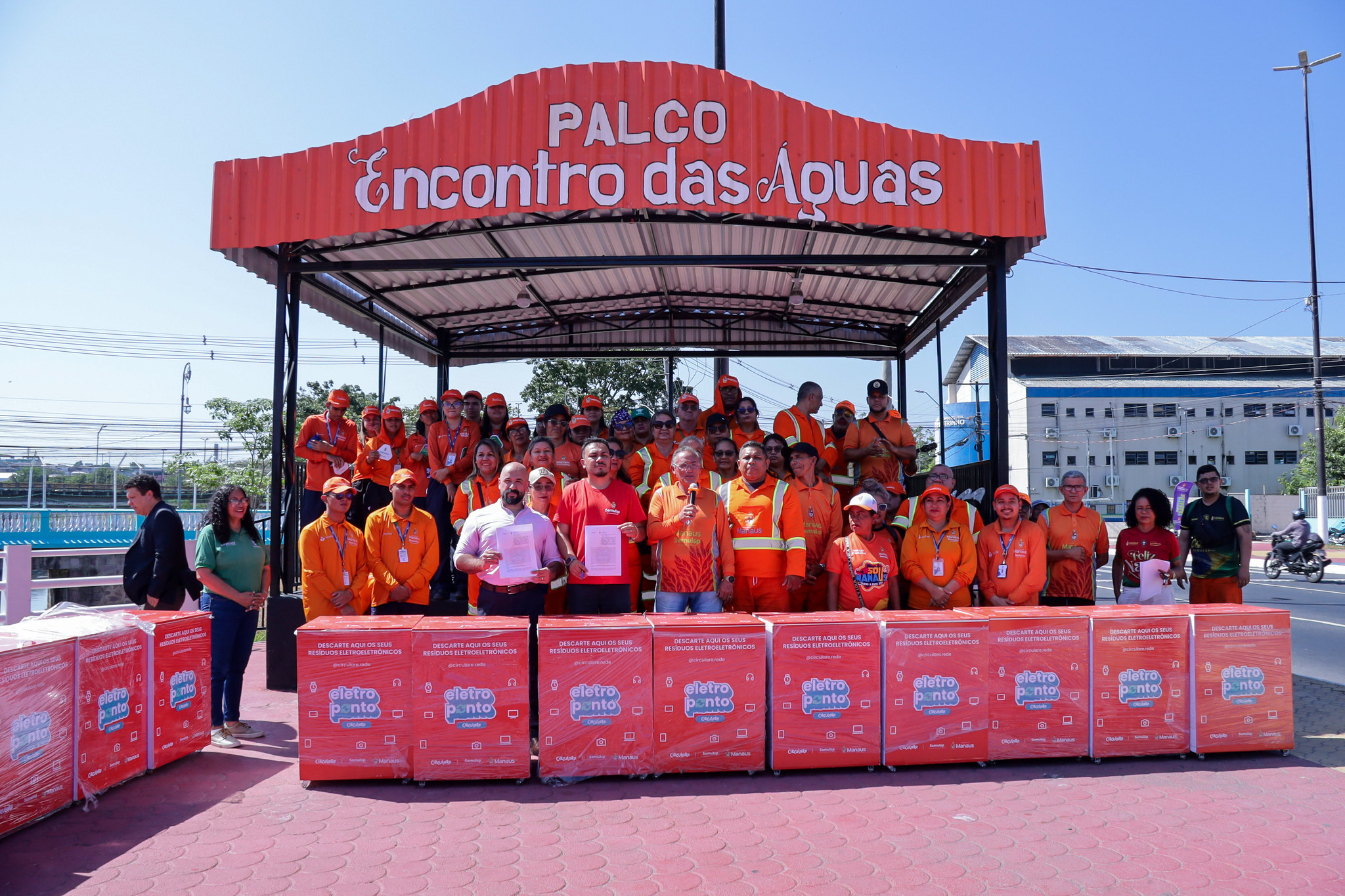 Prefeitura inicia instalação de 62 coletores de lixo eletrônico