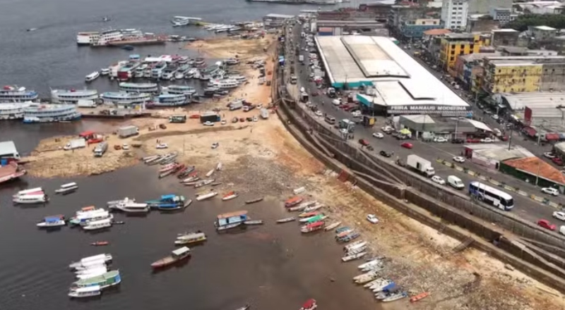 Rio Negro baixa 85 centímetros em uma semana e vazante acelera em Manaus