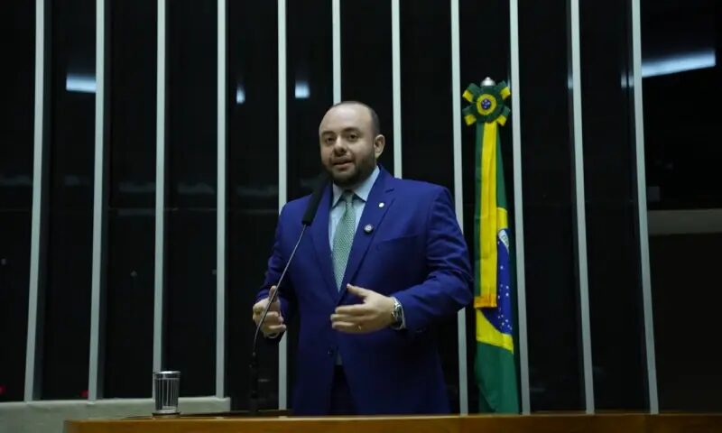 Fausto Jr. propõe aumentar benefício federal para pessoas com autismo