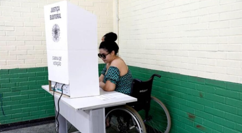 Eleitores com deficiência têm até 14 de setembro para pedir transporte gratuito no Amazonas
