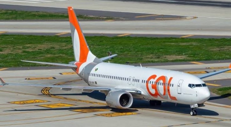 Avião da Gol faz pouso de emergência após forte estrondo e queda de máscaras