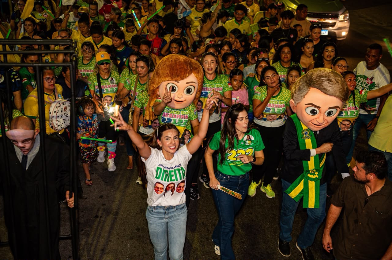 Débora Menezes reúne mais de 3 mil pessoas na zona Norte de Manaus durante o Bloquinho da Debinha