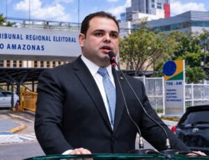 Justiça proíbe Roberto Cidade de participar e explorar eleitoralmente entregas do Governo do Amazonas