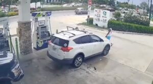 ‘Poucas palavras’: Motorista xingado em posto de gasolina dá o troco na bala; veja vídeo