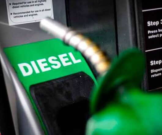 Governo Federal mantém subsídio de R$ 2,12 ao diesel até o dia seguinte ao 2º turno