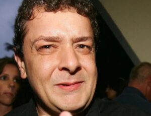 Mensagens apontam que embaixada brasileira ajudou  Lulinha em mudança para Madri; veja prints