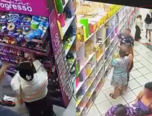 'Dona Mucura' e 'Cunhã Carapanã' são flagradas roubando em loja do Centro de Manaus; veja vídeo