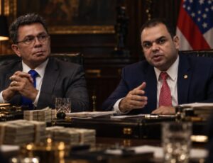 Quanto custou a desistência de Tadeu de Souza para Roberto Cidade sentar na cadeira de governador?