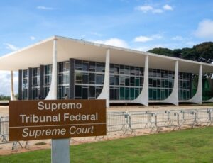 Esplanada dos Ministérios é fechada após tentativa de invasão ao STF