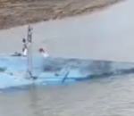 Tensão no rio: embarcação Vovô Vitor naufraga após bater em toco próximo a Boa Vista do Ramos; veja vídeo