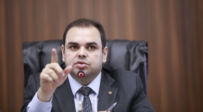 Mesmo com a máquina do Estado e gastando milhões, Roberto Cidade não consegue chegar ao 2º turno das eleições para o Governo do Amazonas