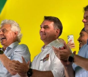 Ao lado de Tarcísio de Freitas, Ronaldo Caiado anuncia apoio a Flávio Bolsonaro no 2º turno; veja vídeo